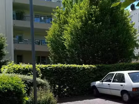 place de parking - hauts de queuleu - metz