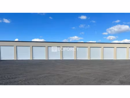 villeneuve la guyard - box 28 m² - 240 € cc