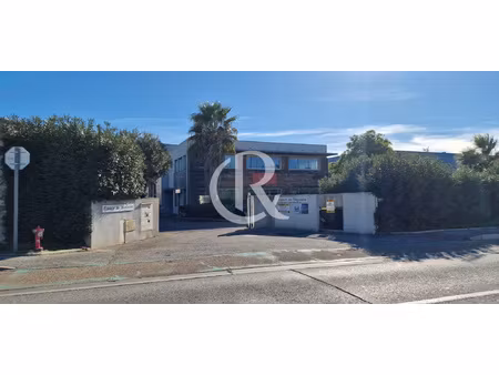 hyeres - local professionnel
