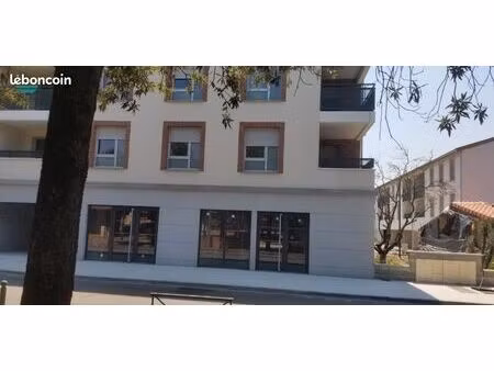 local commercial neuf 94 m² emplacement 1er choix