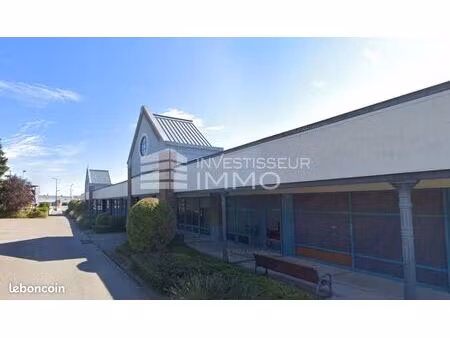 local commercial 834 m²