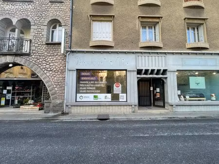 local commercial 24 m²