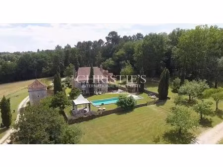 maison de luxe 12 chambres en vente à issac  nouvelle-aquitaine