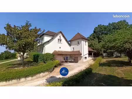 propriété 8 pièces 173 m²