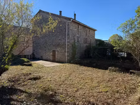 mas en pierre avec terrain attenant