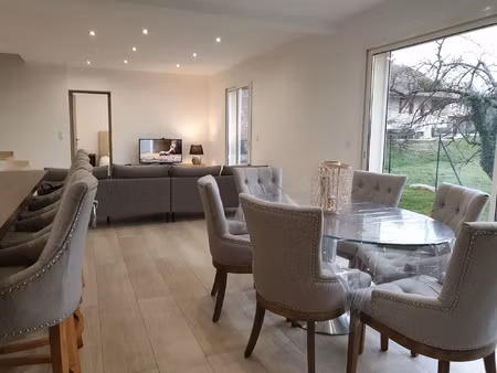 location maison 5 pièces 130 m² à saint-cergues (74140)