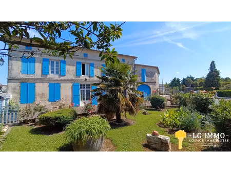 vente maison 10 pièces 260 m² à saint-genis-de-saintonge (17240)  290 000 €
