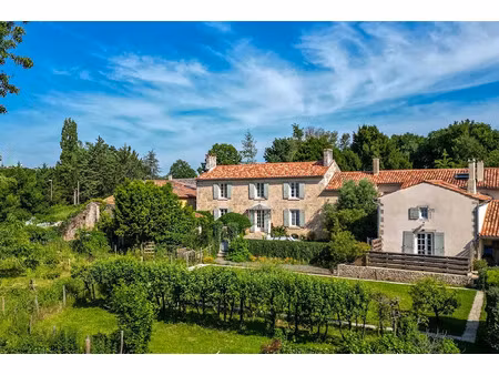 vente maison 11 pièces 313 m² à saint-hilaire-des-loges (85240)  474 000 €