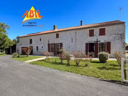 maison en pierre accès conche saint pierre le vieux