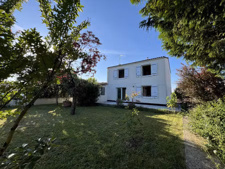 vente maison saintes 17100 - - surface privée