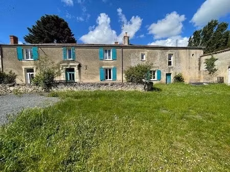 propriete avec dependances entre montreuil-bellay et thouars