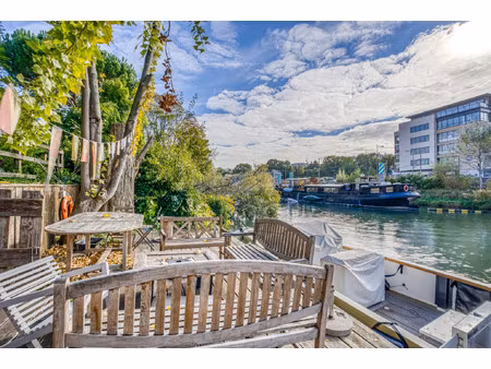 villa de luxe à vendre dans le quartier le petit pont amphibie