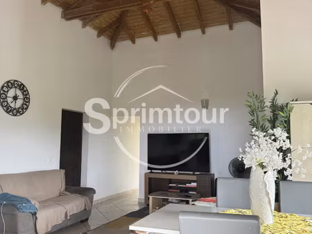 villa t4 moderne : vue mer et sérénité à pointe-noire à 267