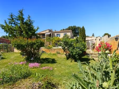 propriété 193 m2   7 chambres  terrain 1180 m2  piscine  2 garages