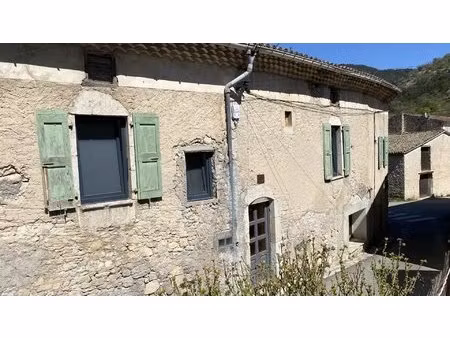charmante propriété du xviiie siècle avec commerce et jardin agricole – diois