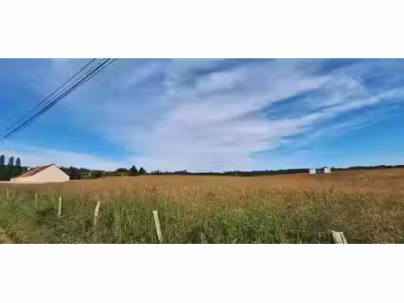 cerisiers terrain constructible de 1888m2 au calme avec une