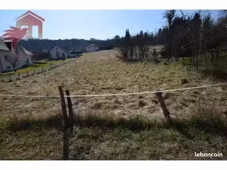 terrain 818 m² étouvans