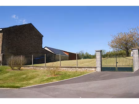 terrain constructible de 1226 m2 à harcy