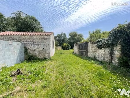 terrain 1103 m² thaire