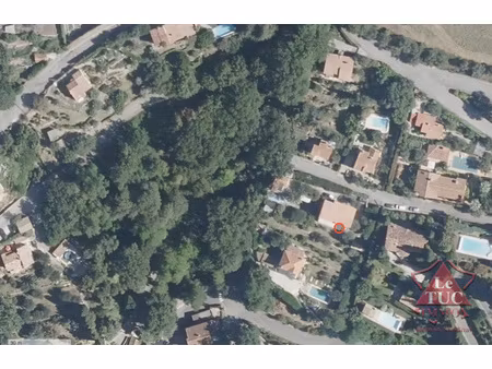 terrain 2200 m²