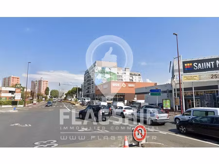 magnifique boutique 600m2 bondy murs