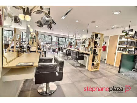 vente local commercial 100m2 le lavandou 83980 - 267500 € - surface privée