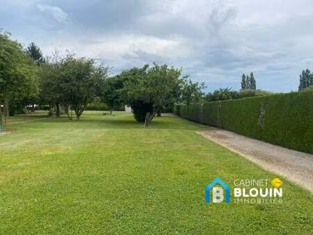 vente terrain à issé (44520) : à vendre / 690m² issé