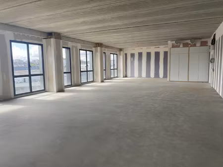 vente bureau 181 m² angers (49100)