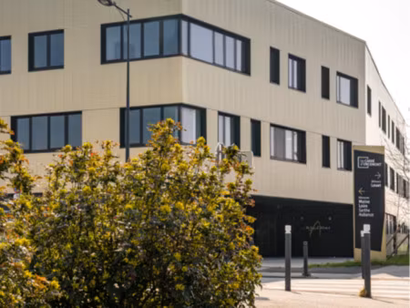 vente bureau 416 m² angers (49100)