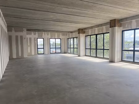 vente bureau 800 m² angers (49100)