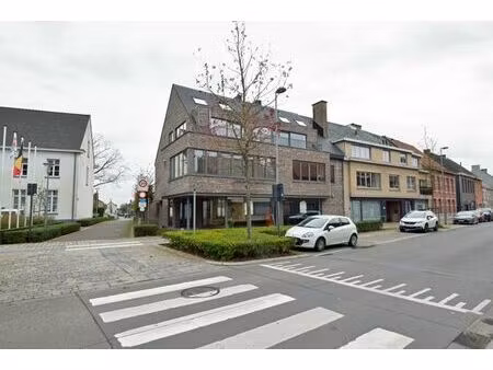 handelspand op een centrale ligging in waarschoot