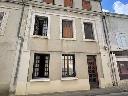 vente maison 5 pièces 120 m² à lignieres (18160)  39 000 €