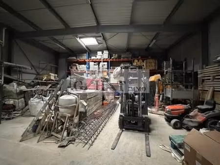 entrepot bureaux 591 m² a vendre a chessy