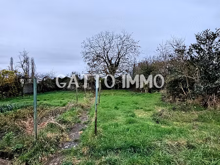 f4 + de 113m² a renover // 3ch // jardin // garage // grange// gros potentiel a saisir