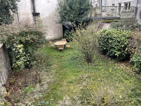 immeuble 4 appartements + garages - plein centre ville