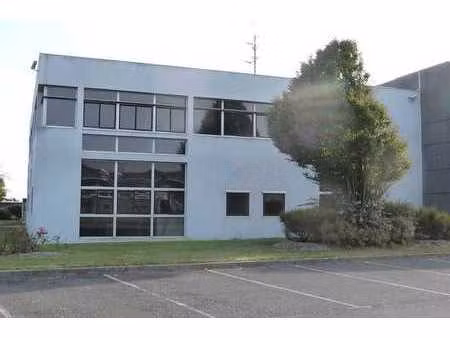 location local industriel 1804 m² à plouzané (29280)