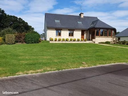 maison et dépendances pour petite entreprise avec terrain