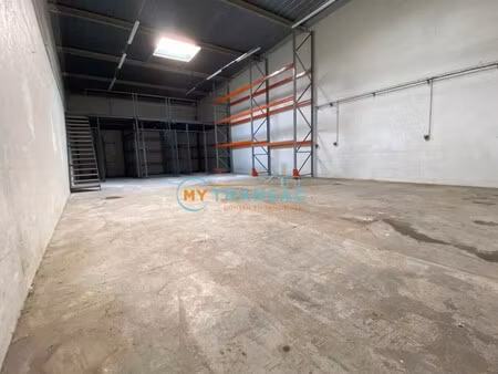 location local commercial