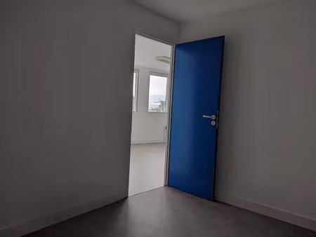 location bureau 35 m² à bordeaux (33000)