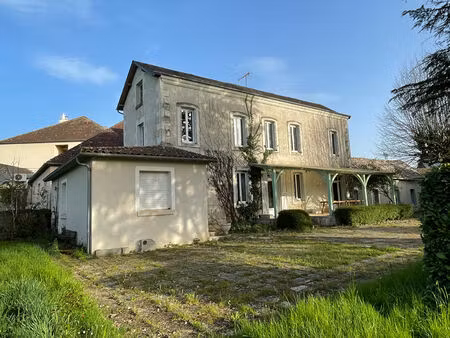 bel ensemble immobilier de 193m² avec dépendances