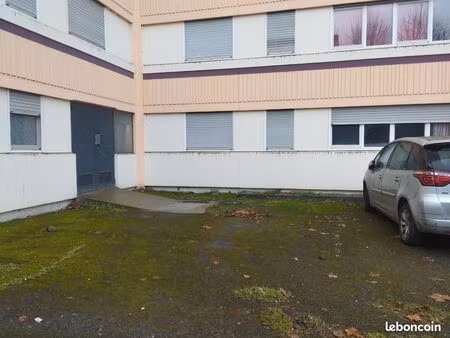 place de parking extérieure (privée)