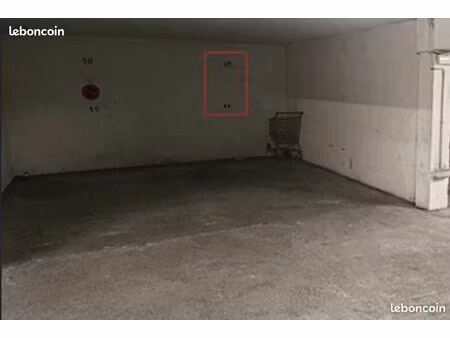 place de parking sous terrain sécurisée golfe-juan