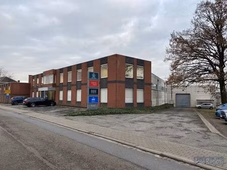 mooi  lichtrijke kantoorruimtes te huur in veltem.