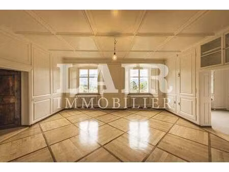 vente bureaux et commerces à mayenne (53100) : à vendre / 1700m² mayenne