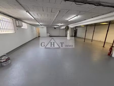 a louer 200m² de stockage