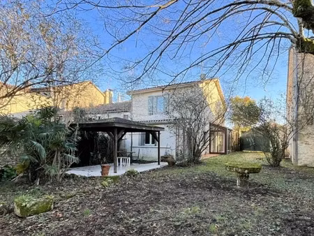 vente maison 4 pièces 111 m² à la rochefoucauld (16110)  128 000 €