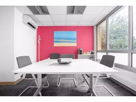 espace de bureau privé personnalisé en fonction des besoins uniques de votre entreprise à 