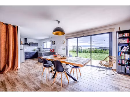 vente maison 5 pièces 120 m² à le gué-d'alleré (17540)  313 425 €