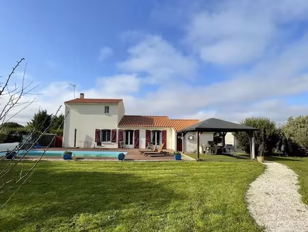 vente maison 6 pièces 163 m² à saint-michel-en-l'herm (85580)  336 000 €