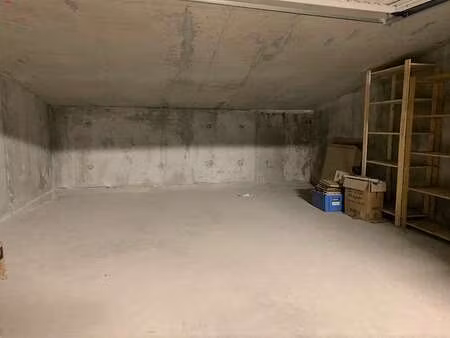 vente garage et parking à saint-malo (35400) : à vendre / 30m² saint-malo